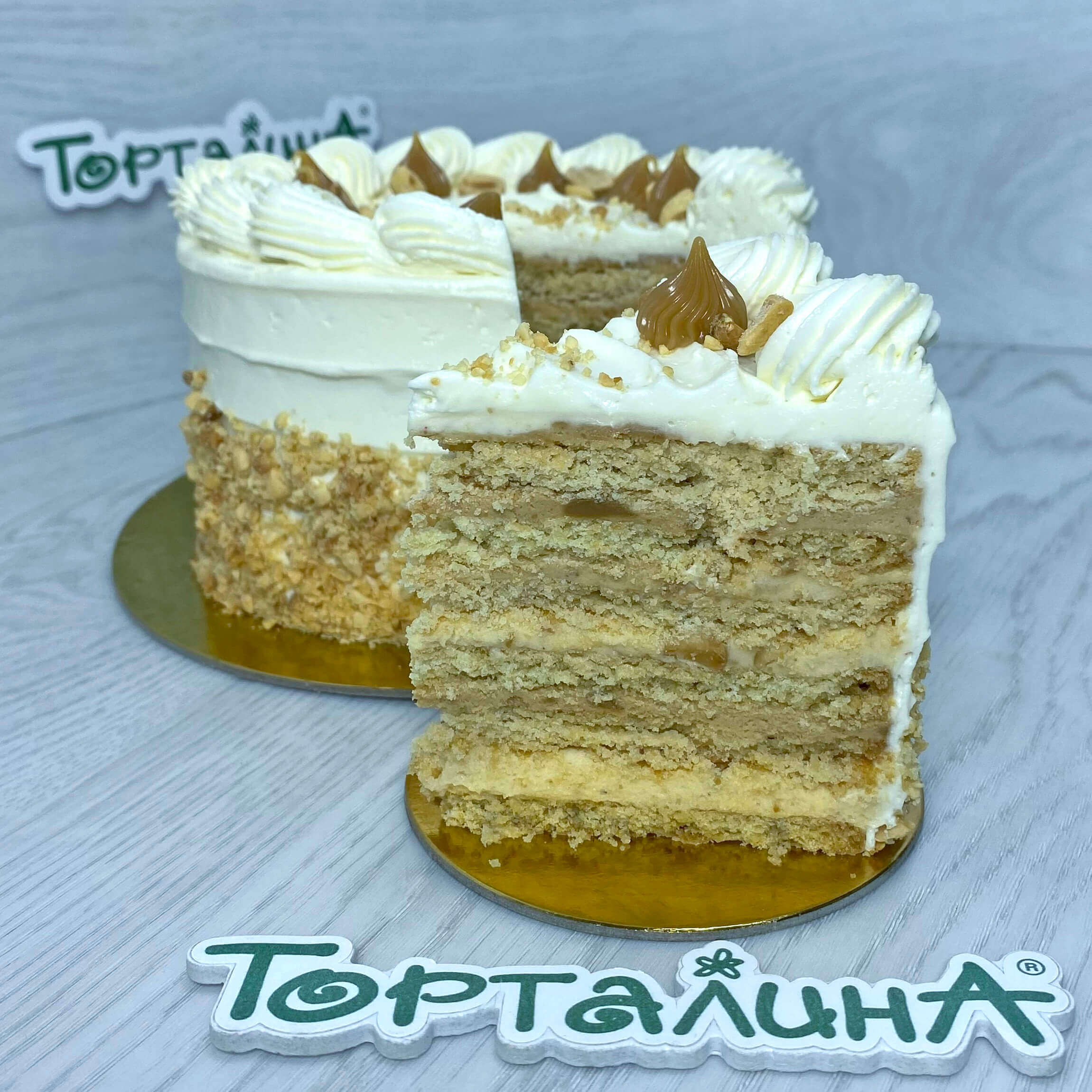 авторская начинка торта Дюна кондитерской Торталина Уфа в оформлении на витрину
