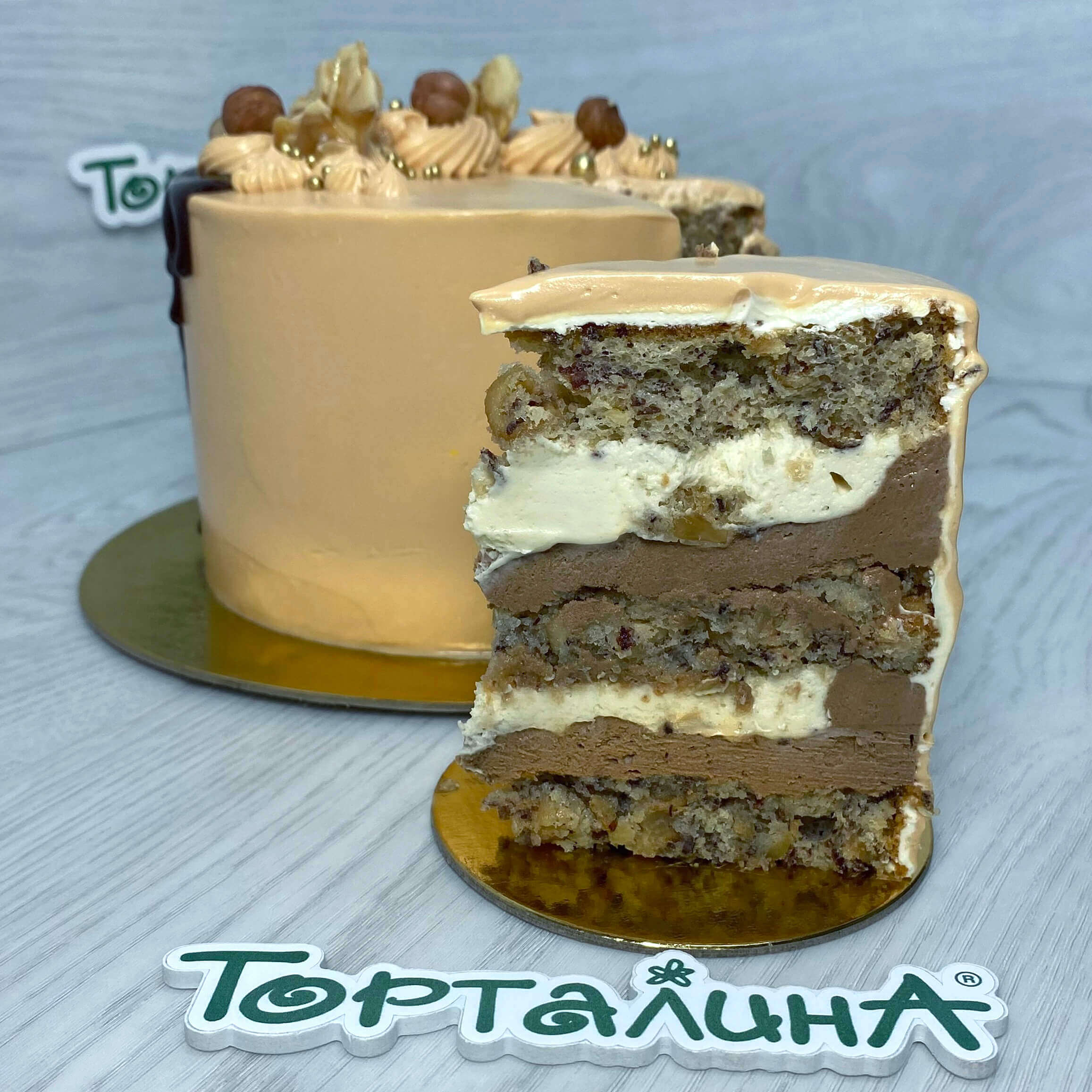 авторская начинка торта Щелкунчик кондитерской Торталина Уфа в оформлении на витрину
