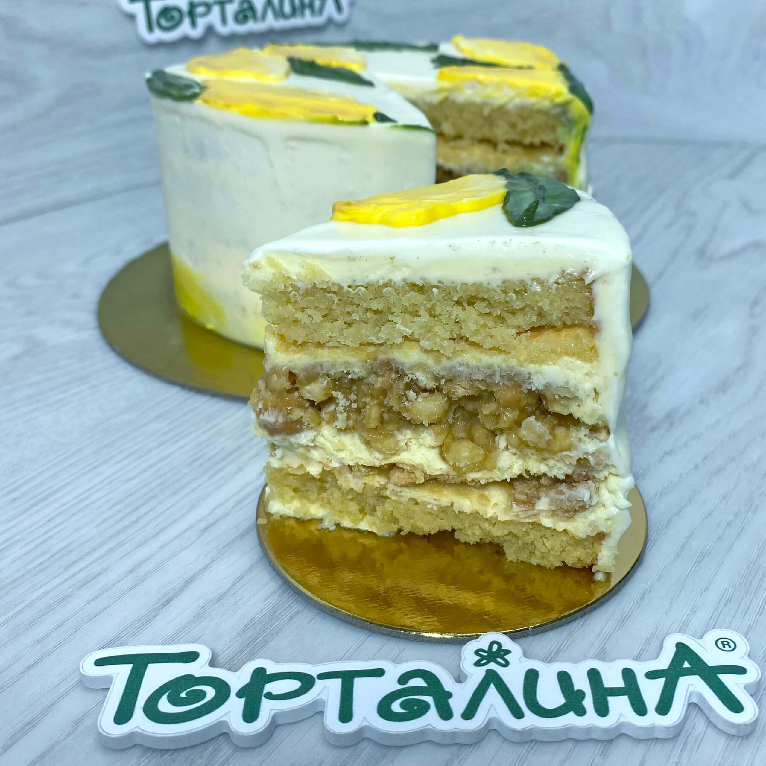 авторская начинка торта Сицилийский лимон кондитерской Торталина Уфа в оформлении на витрину